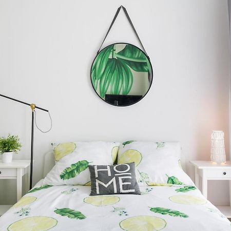 Cozy Modern Studio Green Apartment In Old Town Краков Экстерьер фото