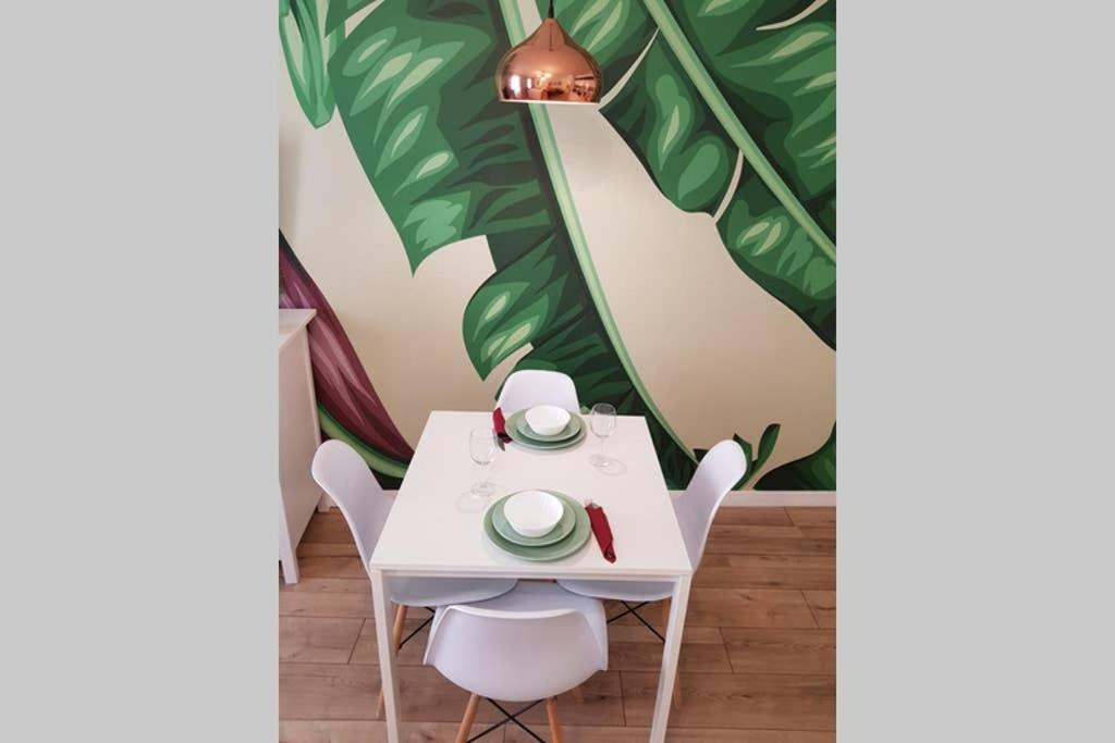 Cozy Modern Studio Green Apartment In Old Town Краков Экстерьер фото