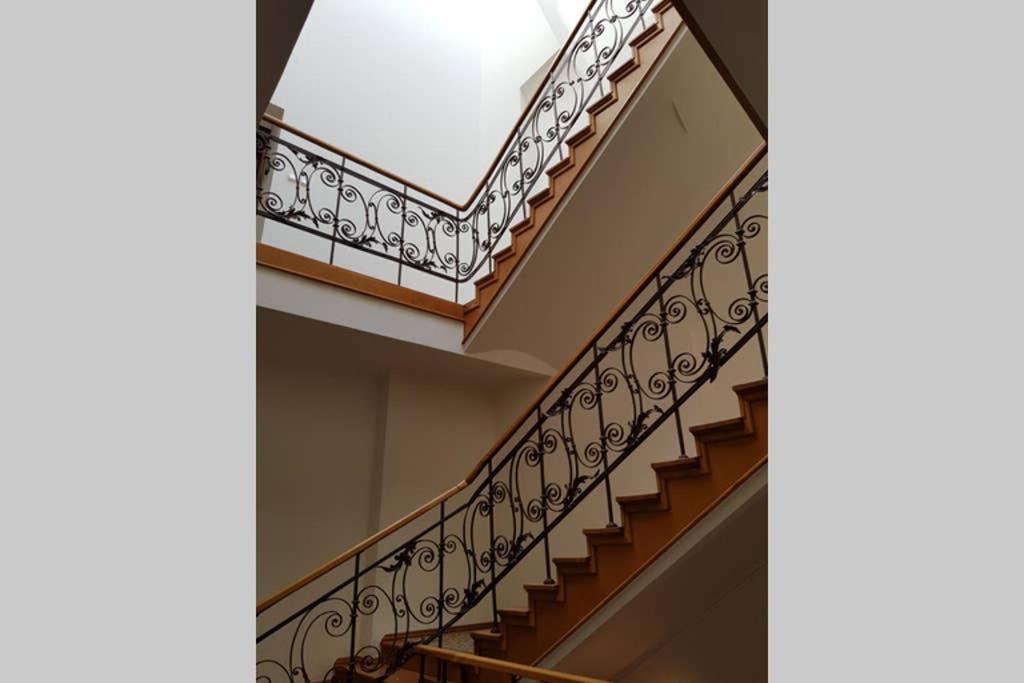 Cozy Modern Studio Green Apartment In Old Town Краков Экстерьер фото
