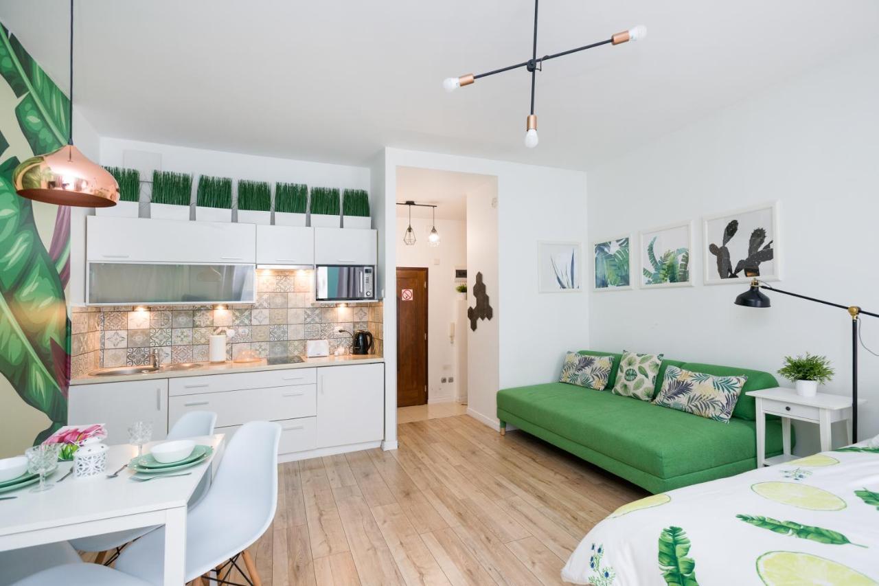Cozy Modern Studio Green Apartment In Old Town Краков Экстерьер фото