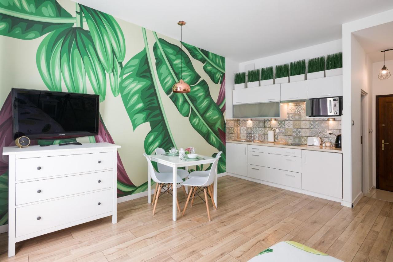 Cozy Modern Studio Green Apartment In Old Town Краков Экстерьер фото